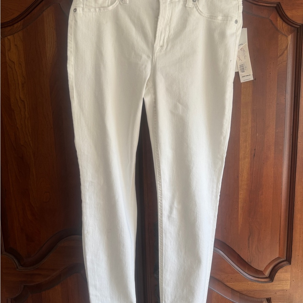 Classic Hudson  White womens Jeans
Tally style 
Cropped skinny